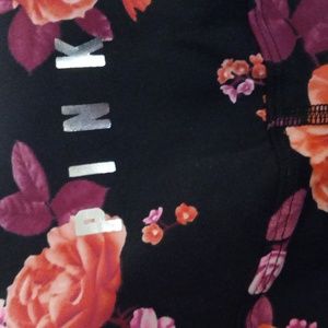 PINK Victoria's secret ultimate, Medium leggings black with pink flowers